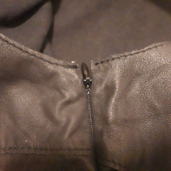 SAS Sportswear Women 2 Top Leather Sleeveless Round Neck Black - Picture 4 of 5